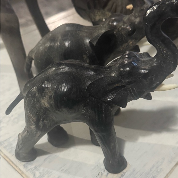 1 brown 2 black raised truck leather wrapped elephants - Picture 5 of 6